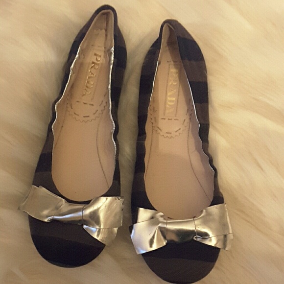 Prada black and gray stripes with silver bow - Picture 4 of 8